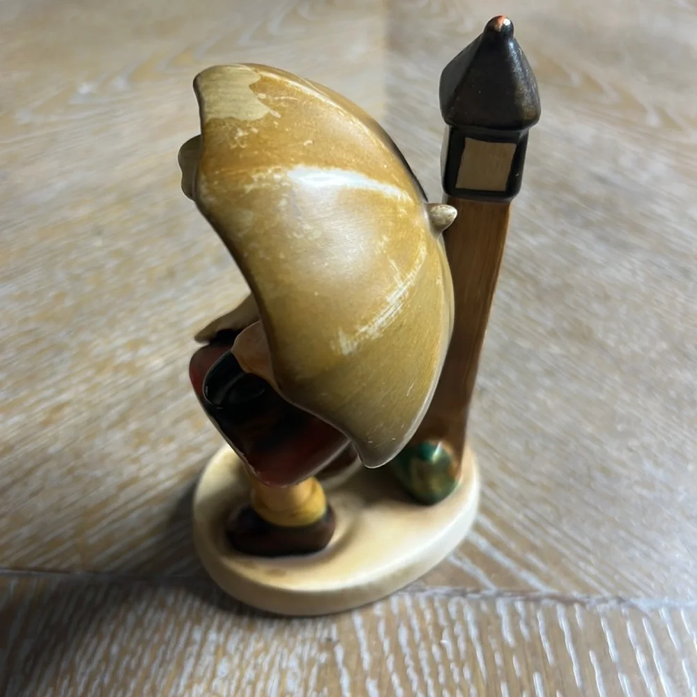 NAPCO April Showers Japanese Ceramic Collectable Figurine AH3F - Picture 4 of 10